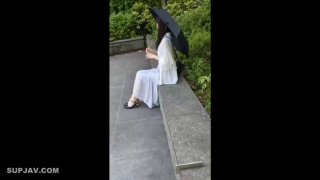 胖老爹与学生妹的床上运动，激烈到床都快摇坏了~